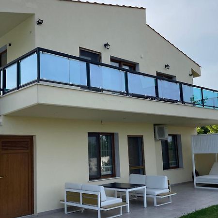 Serenity House Епаномі Екстер'єр фото